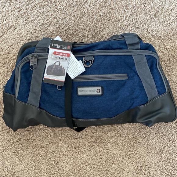 SwissTech Excursion Blue 24" Travel Duffel 24 X 10.5 X 12 With Shoulder Strap - Picture 2 of 8